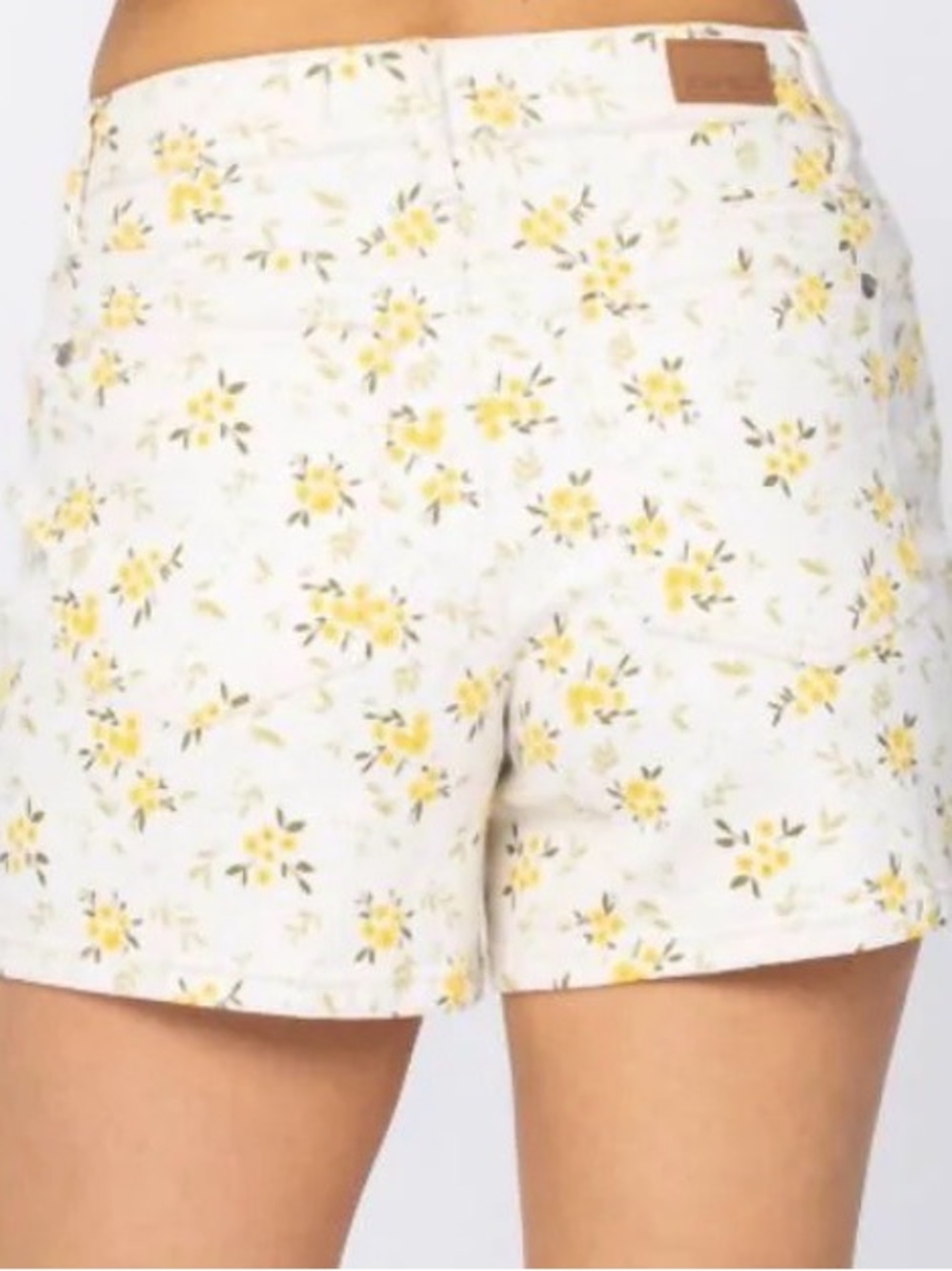 Judy Blue Floral Print Denim Shorts 1XL NWT Mid Rise Stretch Summer Size 1X NWT - Picture 3 of 9